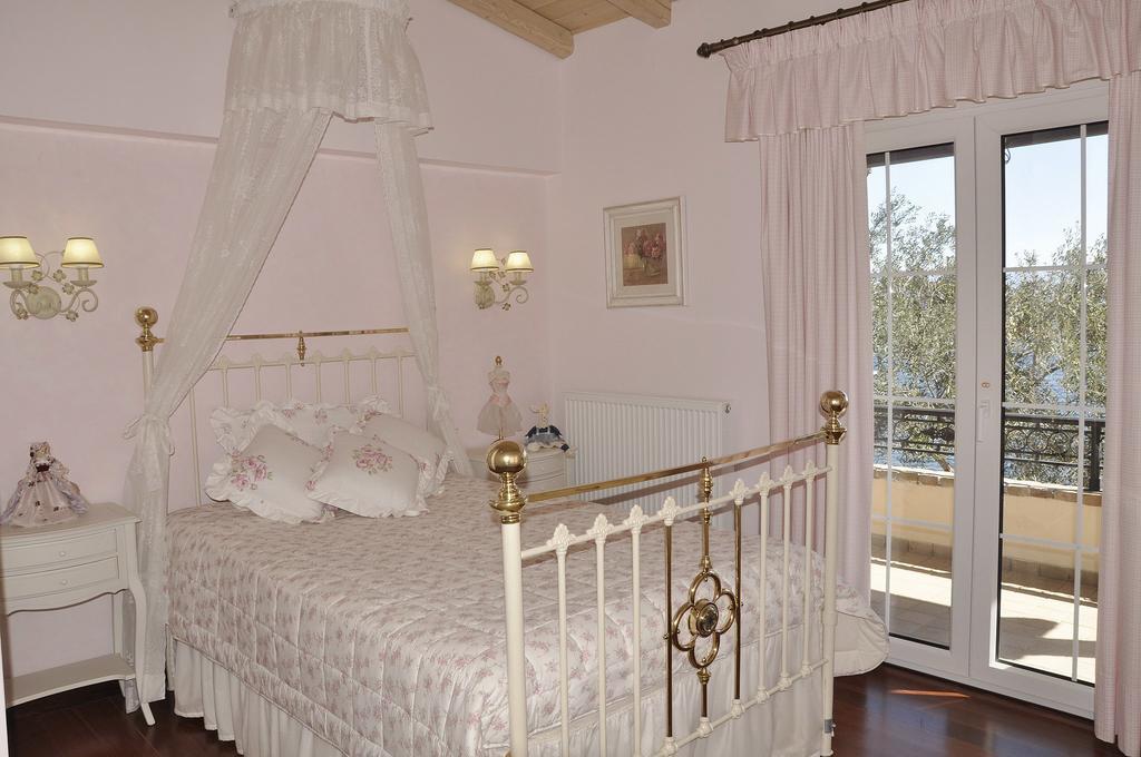 Villa Romantica Перама Стая снимка