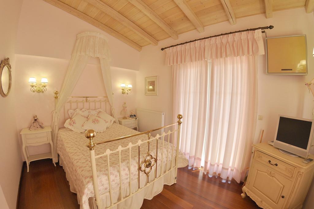 Villa Romantica Перама Стая снимка