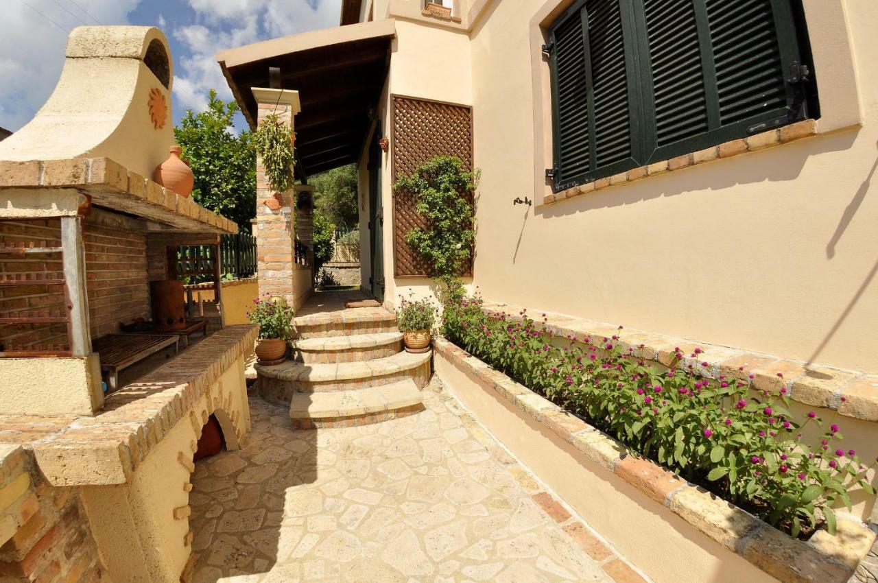 Villa Romantica Перама Екстериор снимка