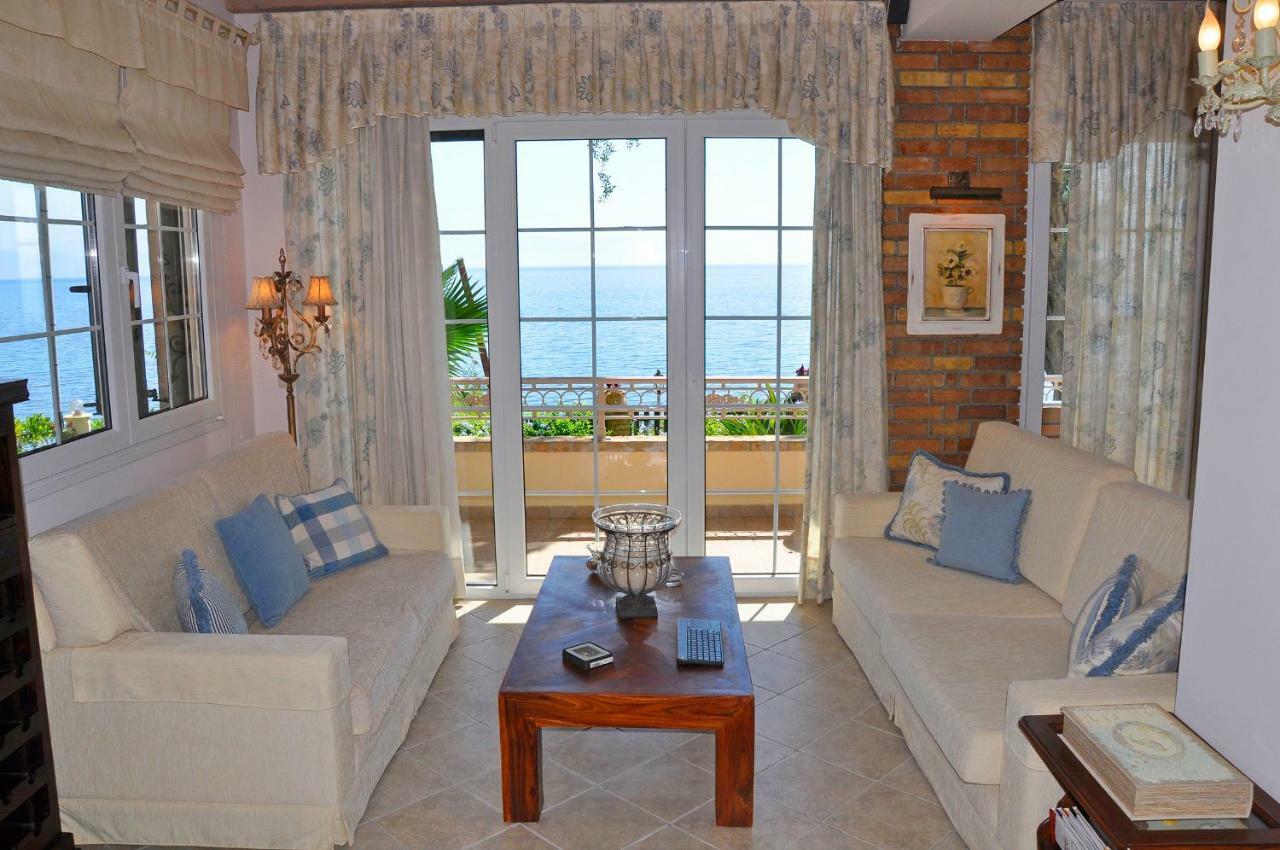 Villa Romantica Перама Екстериор снимка