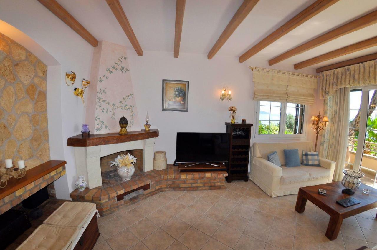 Villa Romantica Перама Екстериор снимка
